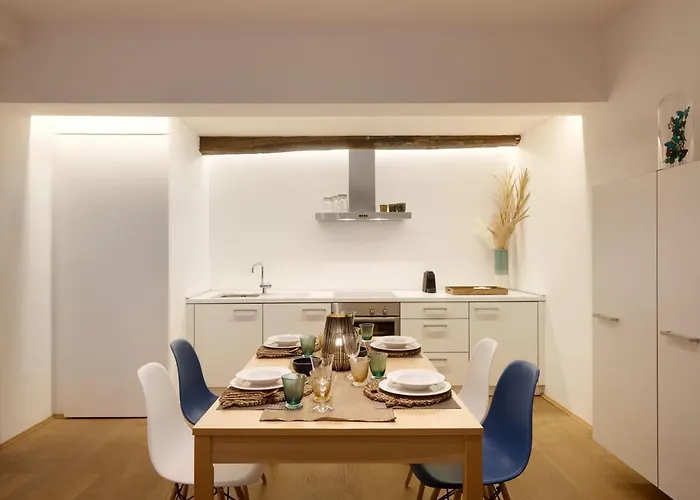 Franciscus Διαμέρισμα *